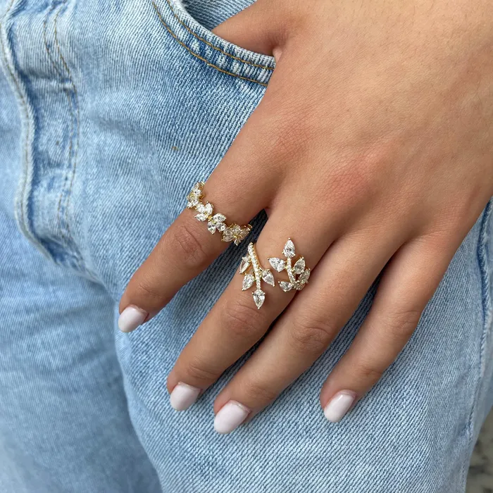 anitako Rings LARGE PAVE DIAMOND IVY RING
