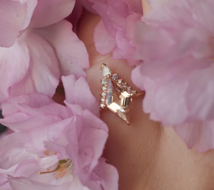 Amaris Kite Morganite Diamond Ring Capucinne Rings