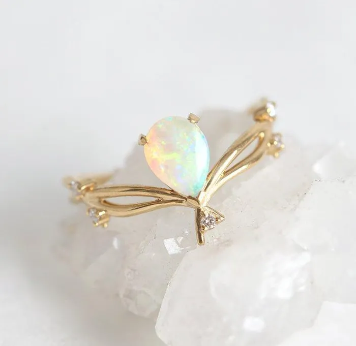 Rings capucinne Arizona Pear Opal Ring Ready to Ship