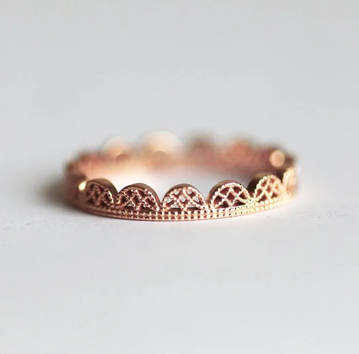 Rings Capucinne Dainty Gold Lace Filigree Wedding Ring