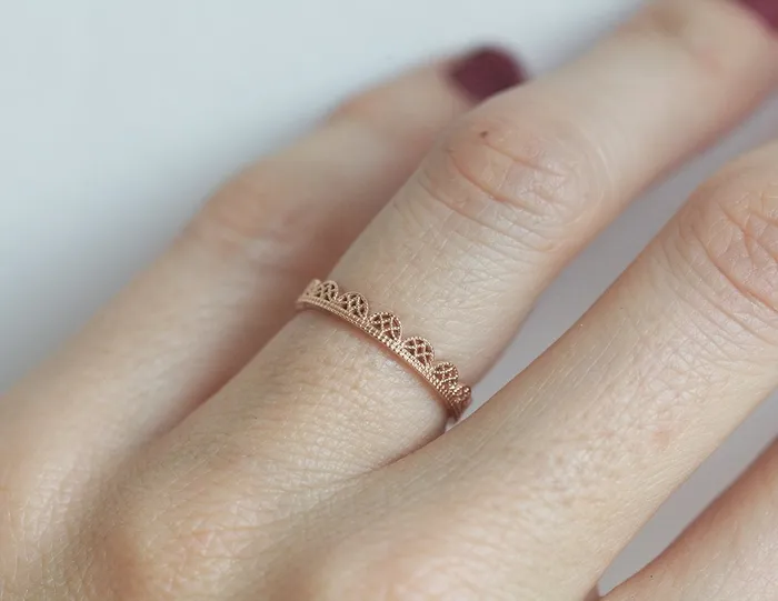 Rings Capucinne Dainty Gold Lace Filigree Wedding Ring