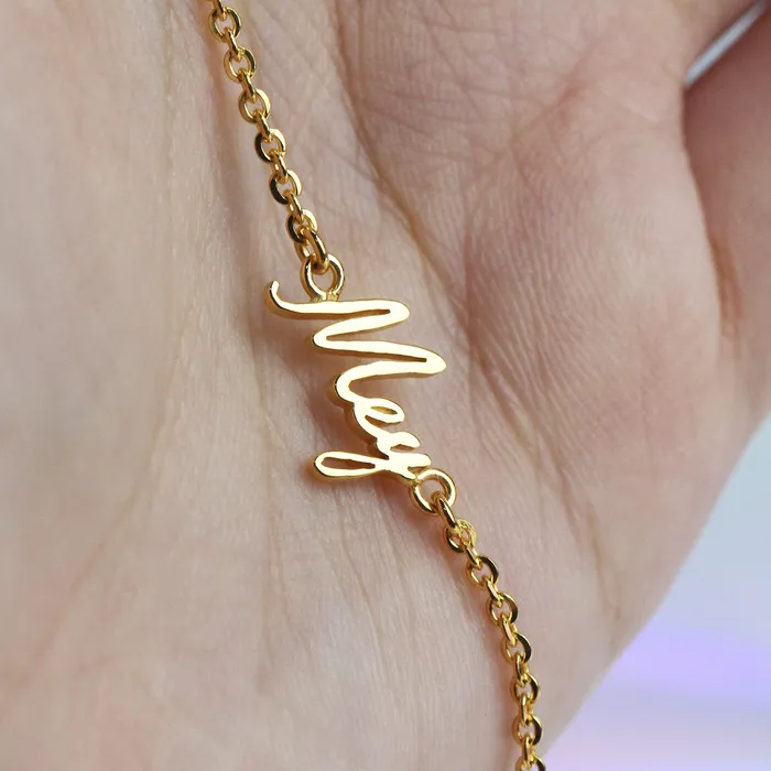 LOULOUROSE Classic Nameplate Bracelet Bracelets