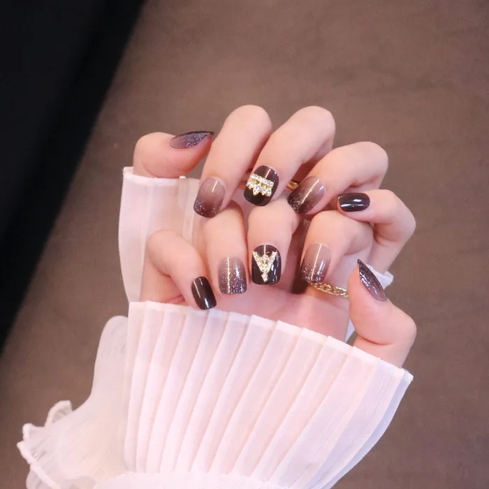 Charm Necklaces Refined by AnnaKaci Short Squared Oval Burgundy Press On Nails with Crown Charm